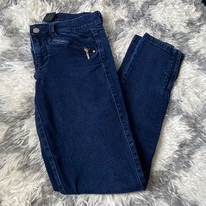 skinny dark washed jeans from White House Black Market size 0R!